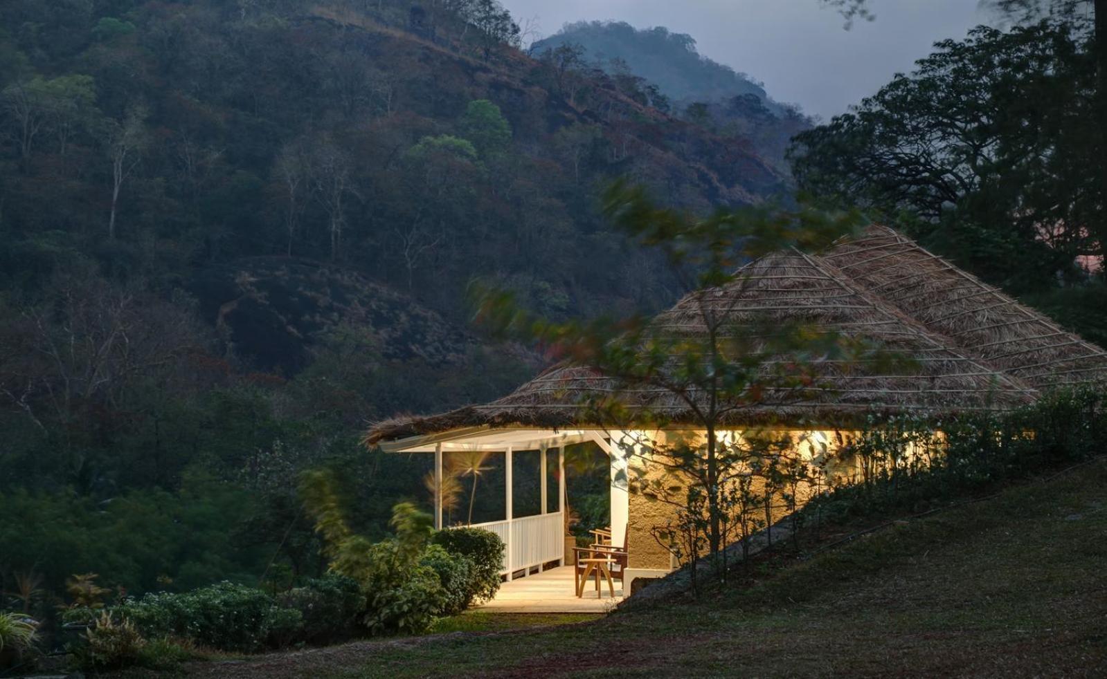 Thenmala Ecoresort Punalur Buitenkant foto