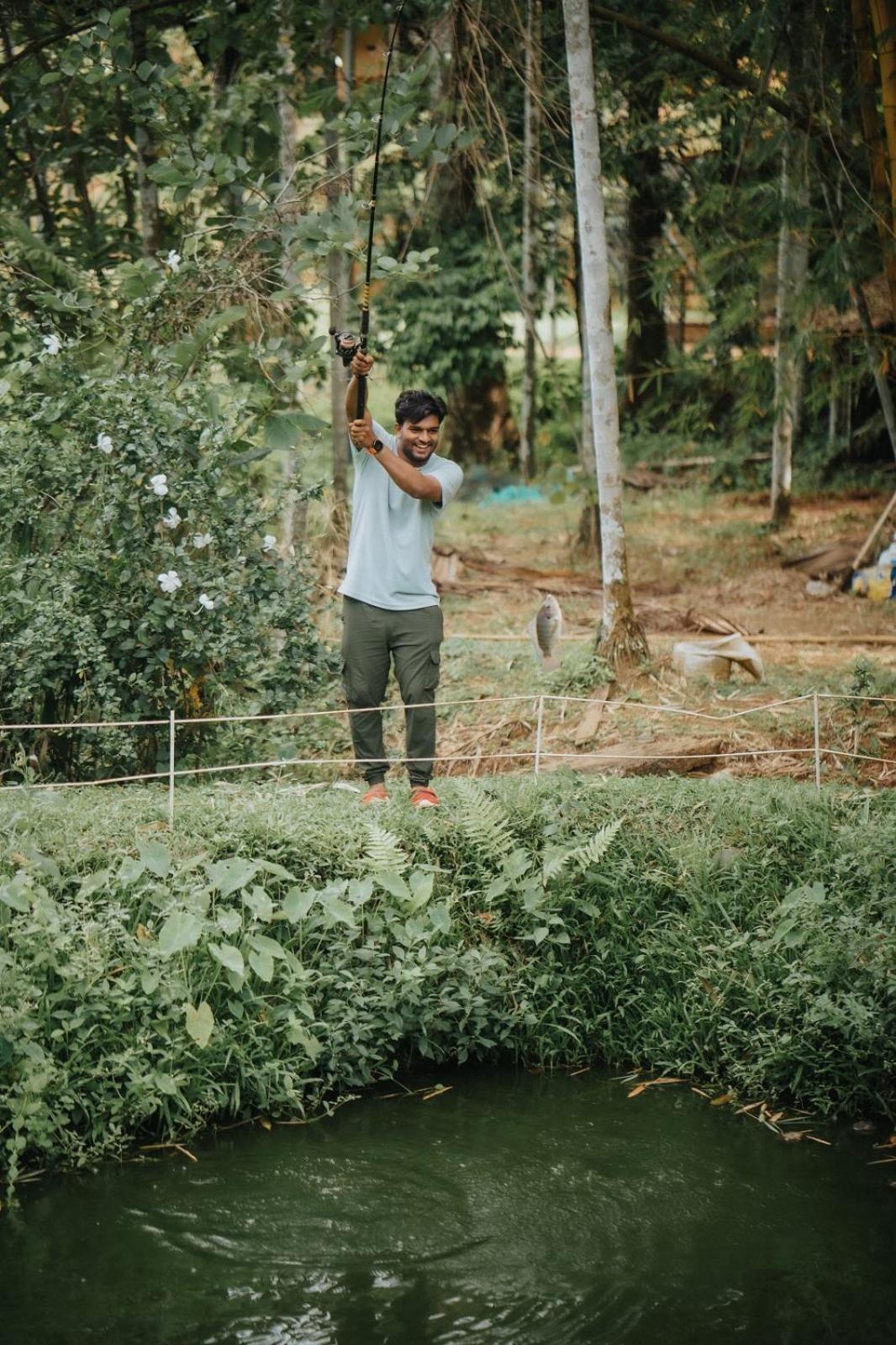 Thenmala Ecoresort Punalur Buitenkant foto